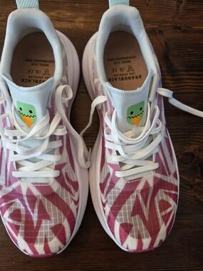 Brandblack White, Pink & Green Graphic Athletic Sneakers